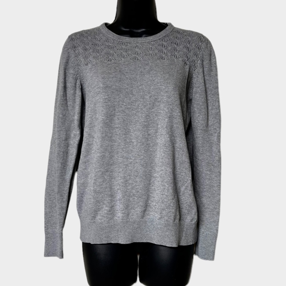 Banana Republic light gray sweater, Medium with pattern